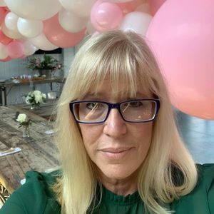 Meet your Posher, Laura